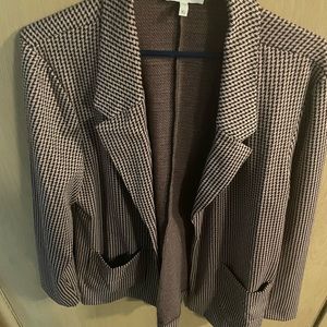 Women’s XLarge blazer.